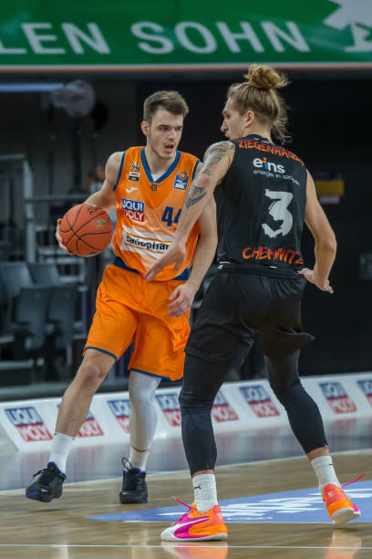 女单项目的 女单项目的